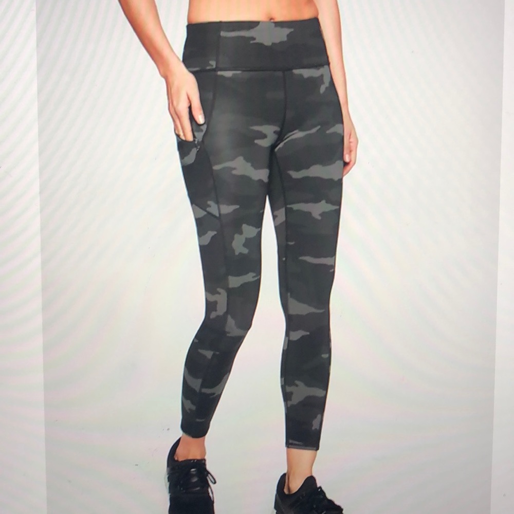 Camo Contender 7/8 Tight in Powerlift